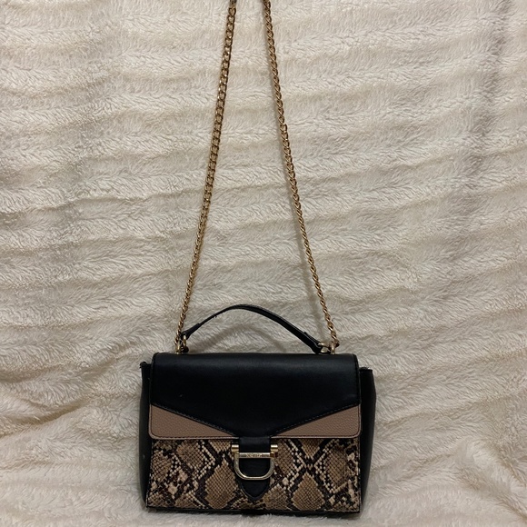 Nine West Convertible Strap Crossbody Purse in Snake Print - Picture 2 of 8